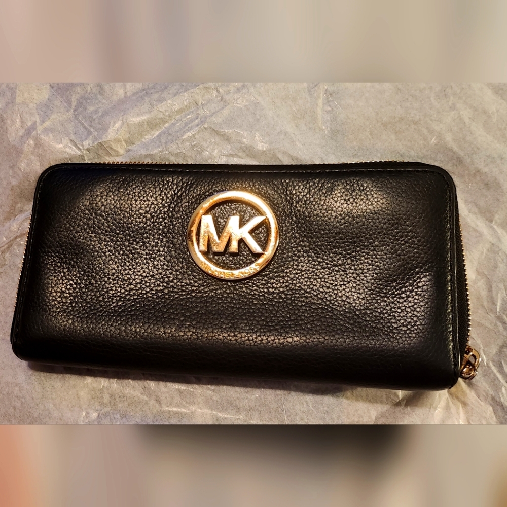 Michael Kors Women's Long Zip Around Saffiano Leather Wallet Black 8 X 4